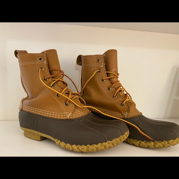 Women’s LL Bean Boots, 8” tan/brown - Picture 2 of 4